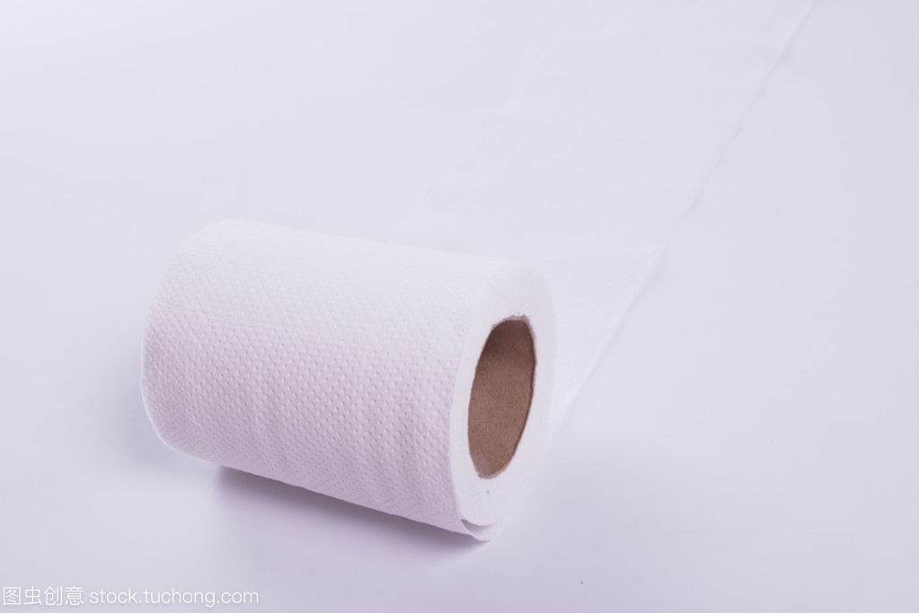 白色衛(wèi)生紙 日常生活中的紙制品選擇與環(huán)?？剂? class=
