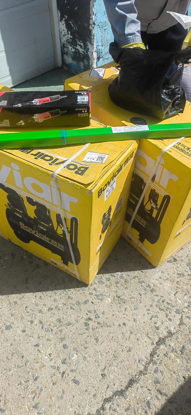 五金機(jī)電實(shí)體店的專業(yè)焊機(jī)出貨實(shí)錄 感恩客戶信任，共筑品質(zhì)未來